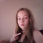 Lizzie Howell - @lizzhowell - Instagram