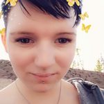 Lizzie Stuart - @lizzie.stuart.7906 - Instagram