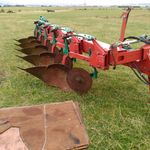 Lloyd Humphries - @bigredplough - Instagram