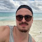 Lloyd Leslie - @lloyd4l - Instagram