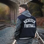 Logan Lyons - @logan.lyons3 - Instagram