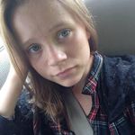 Logan Tracy - @yogebeae - Instagram