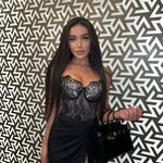 Lois Bee - @loisbee17 - Instagram