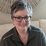 Lois Britton - @loisbritton_books - Instagram