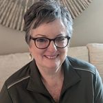 Lois Britton - @loisbritton_books - Instagram