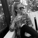 Lois Buckley - @jacksonthedaxon - Instagram