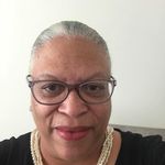 Lois McLaughlin - @halmanokne - Instagram