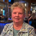 Lois Snyder - @l49snyder1983 - Instagram