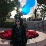 Lois Wang - @v.o.nlw - Instagram