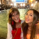 Lola Hook - Facebook