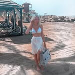 Lola King | Travel & Online Business Coach - @travelwithlolaking - Instagram