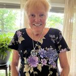 Lori Bunch - @leadingladyofthebunch - Instagram