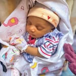 Lora charles - @baby_elor - Instagram