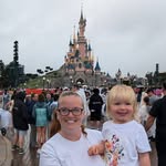 Laura Jones - @lorahully - Instagram