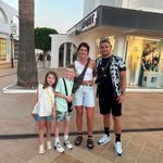 Lauren Armstrong - @larmstrong09 - Instagram