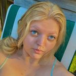 Lauren Hatch - @lauren.333 - Instagram