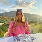 Lorena Gibson - @lorena_gibson12 - Instagram