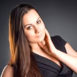 Lorena Zhang - @reddog.1234 - Instagram