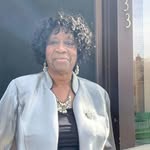 Loretta Seals - @loretta.seals.9 - Instagram