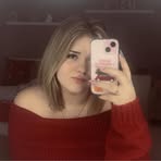 Loretta Tóth - Facebook