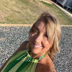 Lori Benitez - @loretabb83 - Instagram