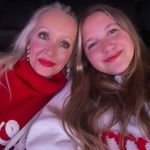 Lori Brush - @lorifromtherock - Instagram