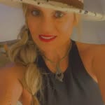 Lorie Goldberg - @loriespetconection - Instagram