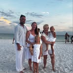 Laura Knotts - Facebook
