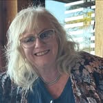 Lori LaRue Brady - @bunchbradymom - Instagram