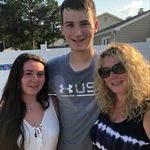 Lori Lauterbach - @lorib1012 - Instagram