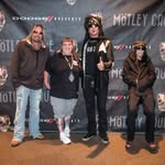 Lori McEvoy - @lori.sixx.3 - Instagram