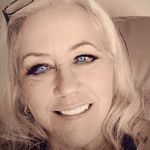 Lori Mejia - @topmom6 - Instagram