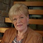 Lori Parker - @lorinesschicago - Instagram