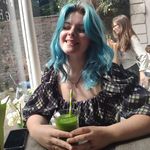 lori - @lorireadss - Instagram