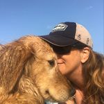 Lori Simms - @booksonthebeach - Instagram