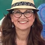 Lori Streeter , Professional Hairstylist - @loristreeter2 - Instagram