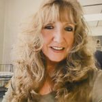 Lori Trout - @trout1532 - Instagram