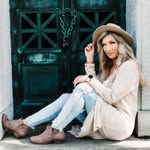 Lori Barker - @lifewithlorib - Instagram