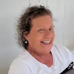 Lori Carter - @loricartermedium - Instagram