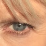 Lorraine Barber - @lookingoutofthebox - Instagram