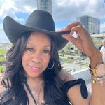 Robin Lorraine Gates - @binawitz - Instagram