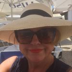 Lorraine Rowley-Conwy - @bodrhyddanbabe - Instagram