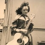 Lorrie Collins - @lorriecollinskids - Instagram