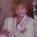 Lori Finney - @lorifinney28 - Instagram