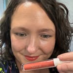 Lou Baker - @louella_tropic_skincare - Instagram