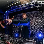 @louisquinn - Instagram