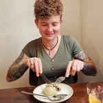 Louise Schofield - @lschofield22 - Instagram