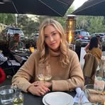 Lucia Evans - Facebook