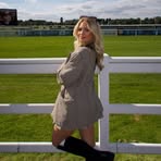 Lucia Evans - Facebook
