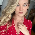 Lucy Bullock - @lucyslillibrary - Instagram